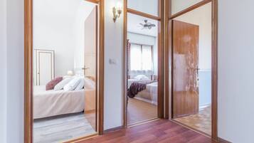 3 Schlafzimmer, BĂŒgeleisen/BĂŒgelbrett, Reisekinderbett, kostenloses WLAN