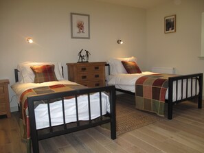 3 habitaciones, tabla de planchar con plancha y wifi gratis 