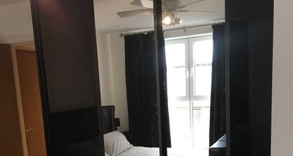 Toothbrush Apartments - Ipswich Waterfront - Regatta Quay