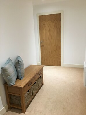 Interior - Toothbrush Apartments - Ipswich Waterfront - Regatta Quay (Ipswich)