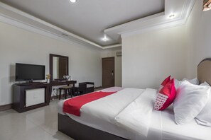 Meja kerja, Wi-Fi gratis, dan seprai linen