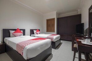 Chambre Standard avec lits jumeaux | Bureau, Wi-Fi gratuit, draps fournis