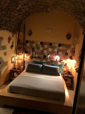 2 bedrooms, in-room safe, iron/ironing board, travel cot