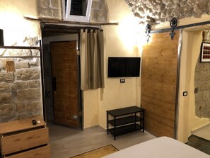 2 bedrooms, in-room safe, iron/ironing board, travel cot - holiday home 3 beds (Napoli)