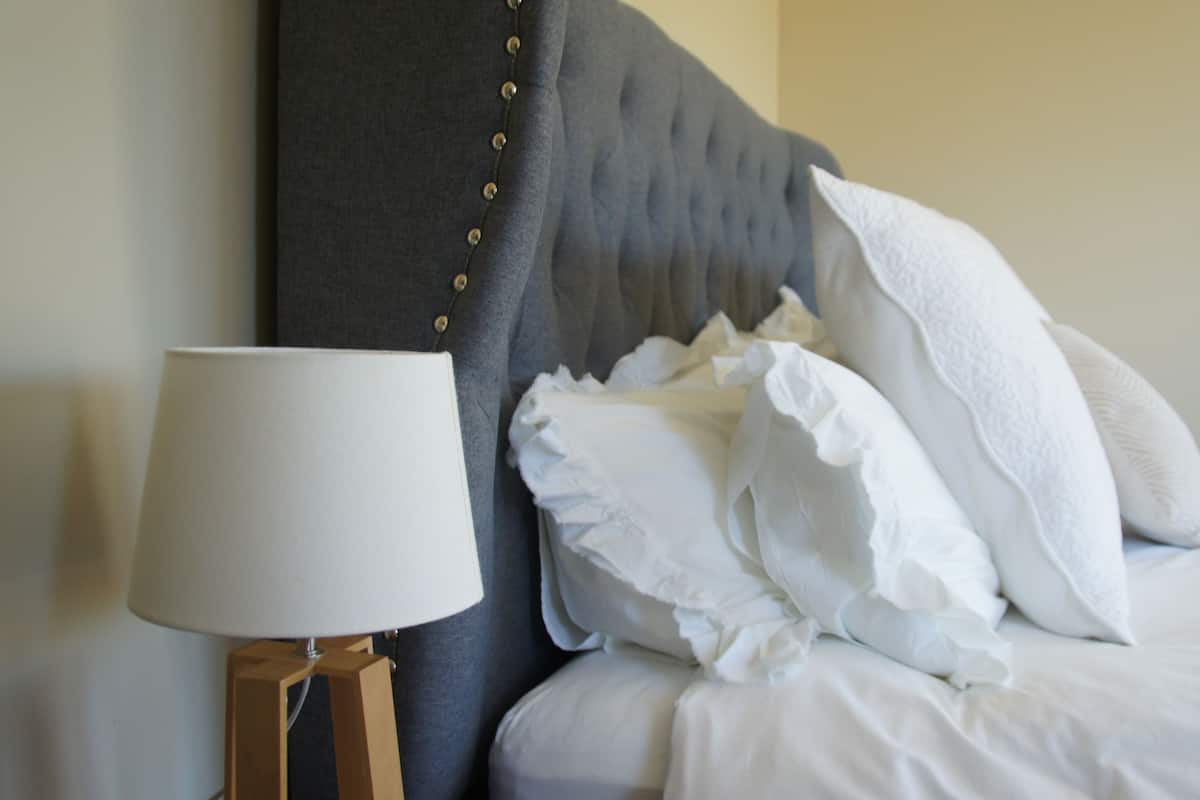 Deluxe King Room (Pine Room)