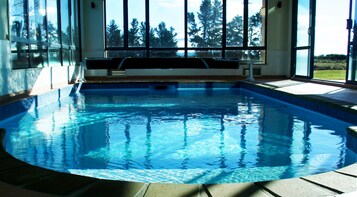 Una piscina techada