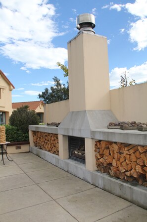 Courtyard - Tuscany Downs Estate (Kirwee)