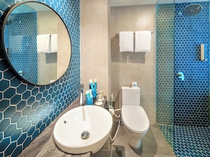 Chambre Supérieure avec lits jumeaux | Salle de bain