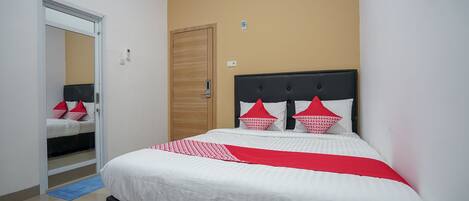 Standard-Doppelzimmer | Schreibtisch, kostenloses WLAN, Bettwäsche