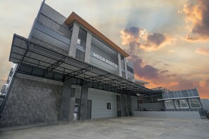 Front of property - OYO 945 Mega Kost 2 (Palembang)