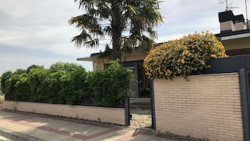 Enceinte de lâhĂ©bergement