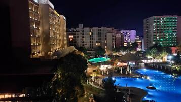 Innenpool, Außenpool