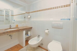 صورة غير مصنفة، 3 من 13، زرّ