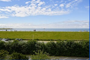 Unclassified image, 5 of 13, button