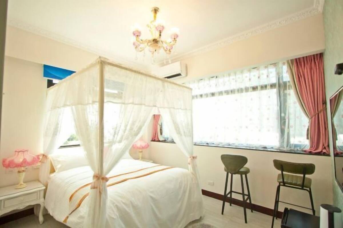 Select Comfort beds, desk, blackout drapes, WiFi (free)