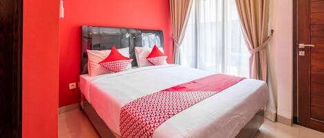 Deluxe Double Room | Meja, Wi-fi percuma, cadar katil