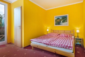 2 bedrooms, travel crib, WiFi, bed sheets