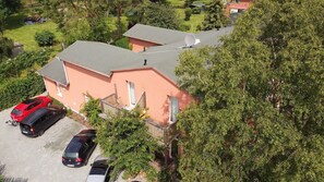 Unclassified image, 5 of 9, button