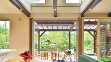 Cottage (No.3 SOYOKAZE) | Kameruitzicht