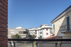 Property grounds - M032 - Marcelli, new seafront studio apartment (Marcelli)