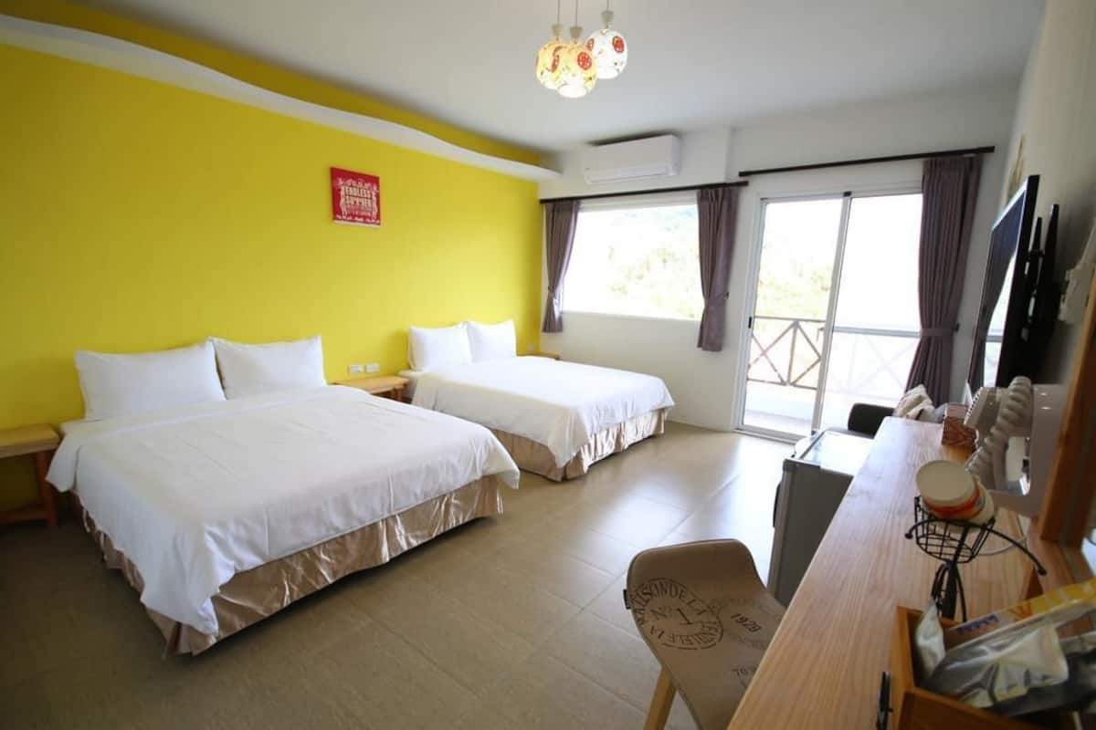 302 Quadruple Room
