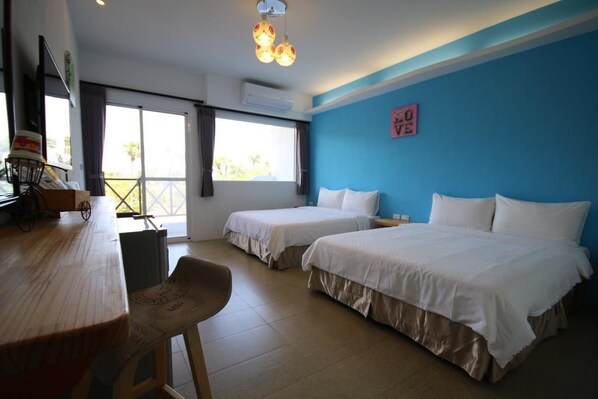 Firemannsrom | Skrivebord, blendingsgardiner og wi-fi (inkludert)