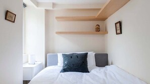 2 bedrooms, Egyptian cotton sheets, hypo-allergenic bedding - Beautiful 2 Bed city centre apartment in Georgian Mews House with garden. (Bath)