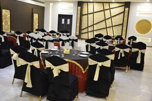 Meeting facility - Jagrati Vinn by Vesta (Jaipur)