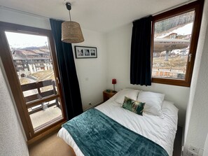 4 chambres, fer et planche à repasser, lit parapluie, Wi-Fi gratuit