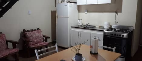 Fridge, oven, stovetop, electric kettle