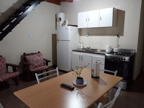 Fridge, oven, stovetop, electric kettle