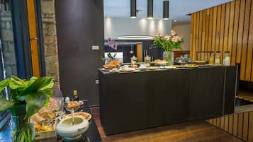 Buffet breakfast on weekends (EUR 7 per person)
