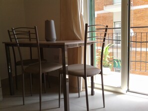 تناول الطعام