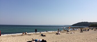 Gylly Beach Falmouth Sleeps 4 with parking and only 2 minutes walk to the beach