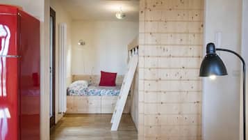 2 bedrooms, bed sheets