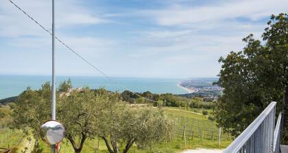 S189 - Sirolo, wonderful three-room apartment with sea view