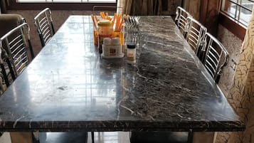 别墅 | 客房内用餐