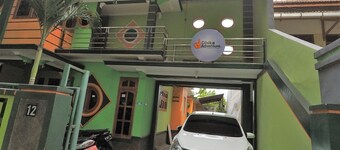 Dhika Adventure - Hostel