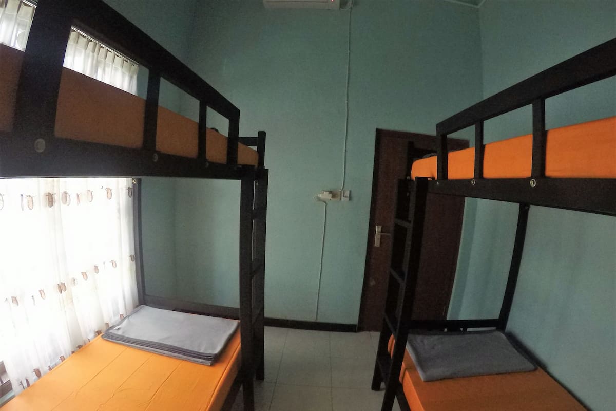 Shared Dormitory, Women only | Free WiFi, bed sheets