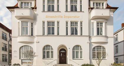 Doppelzimmer Komfort mit Meerblick - Strandvilla Imperator | Hotel &