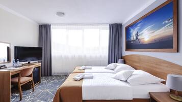 Twin Room | Desk, blackout drapes, cribs/infant beds, free WiFi