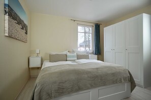 1 chambre, lit de bébé portatif, Wi-Fi, literie fournie