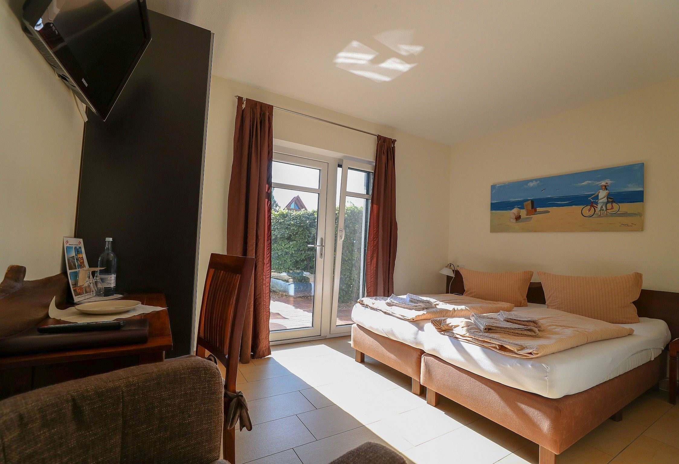 1 slaapkamer, een kluis op de kamer, een bureau, wifi