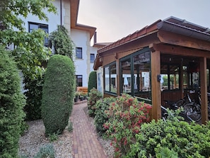 Weg zur Restaurantterrasse