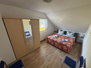 2 Schlafzimmer, Reisekinderbett, WLAN