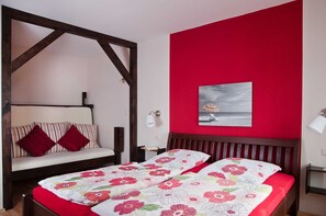 1 bedroom, travel cot, WiFi, bed sheets