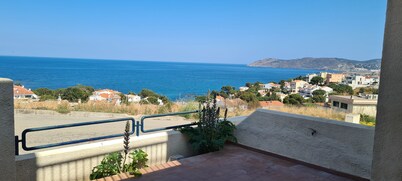 APARTMENT IN LLANÇA VERY CLOSE TO THE BEACH