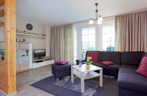 TV - Apartment B - cottage Teuber (Trassenheide)