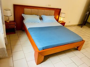 3 bedrooms, iron/ironing board, Internet, bed sheets