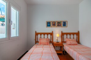 2 dormitoris, planxa i posts de planxar, wifi gratuïta i roba de llit 